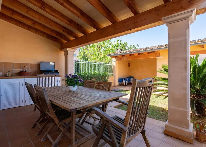 4 Bedroom Stunning Home In Port Dalcudia